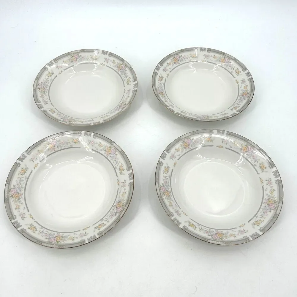FARBERWARE Set of 4 Vintage 1992 Fine China White Floral Southampton Bowls 8